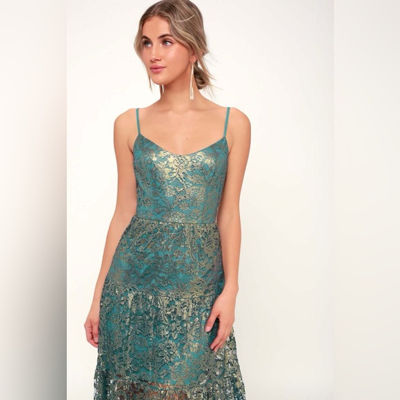 Dress the Population ‘Antoinette’ Metallic Lace Maxi Dress large - Picture 3 of 8